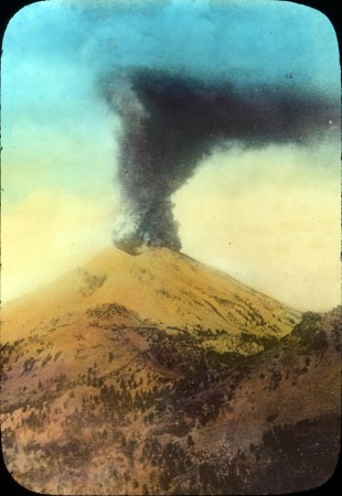 The historic May 14, 1914 eruption of Mount Lassen. Photo courtesy of Wikimedia Commons.
