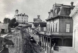 Santa Cruz: Mission Hill of Yesteryear