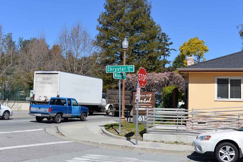 The intersection of Chrystal Terrace and Mission Avenue in 2015.