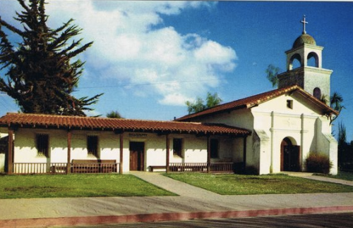 Postcard from the 1950s showing the replica of the mission that was built in the 1930s. Image from the collection of Linda Rosewood.