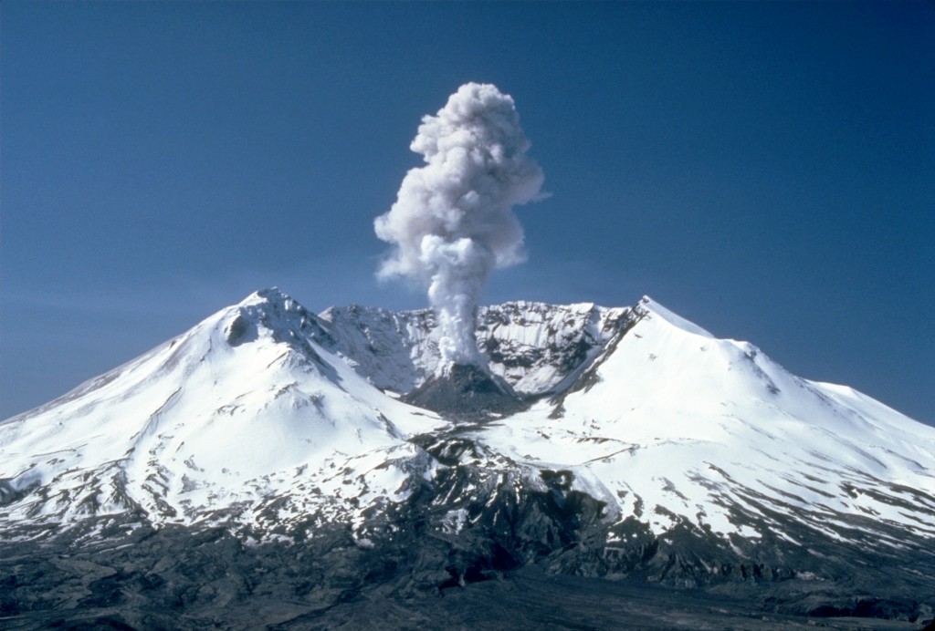 Steam, gas and ash coming from the lava dome in Mount Saint Helens in 1982. Photo courtesy USGS.