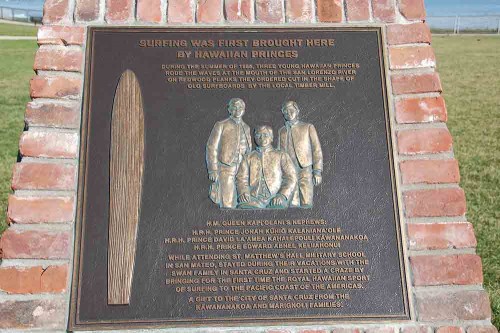 The monument to the three princes at Lighthouse Point. 