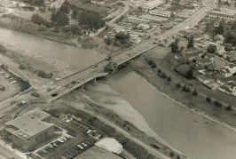 Soquel Avenue Bridge and Flooding on the San Lorenzo River