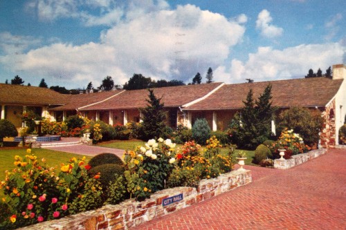 Santa Cruz City Hall in the 1940s. At the time they were called “Spanish Gardens." Image from the collection of Linda Rosewood. 