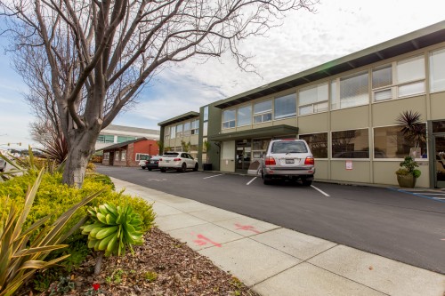 Former Fairchild Semiconductor building at 844 Charleston Road, Palo Alto, California. The historical markers are just to the right of the door shown in the center of the photo. Photo: Garrick Ramirez/Mobile Ranger